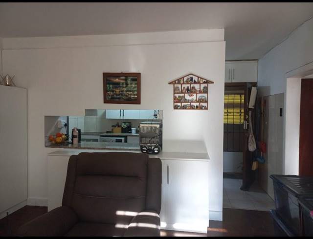 2 BEDROOM APARTMENT FOR SALE IN MALVERN